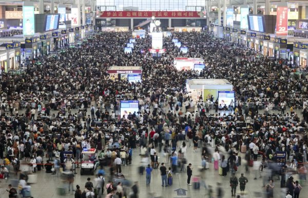 在线配资炒股开户服务 最火“五一”预订！小长假前两日多地接待游客量两位数增长，出境游订单井喷